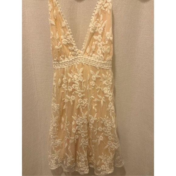 No Brand Dresses & Skirts - Nude Lace Dress - Adjustable Straps - Crossback - Size Large
